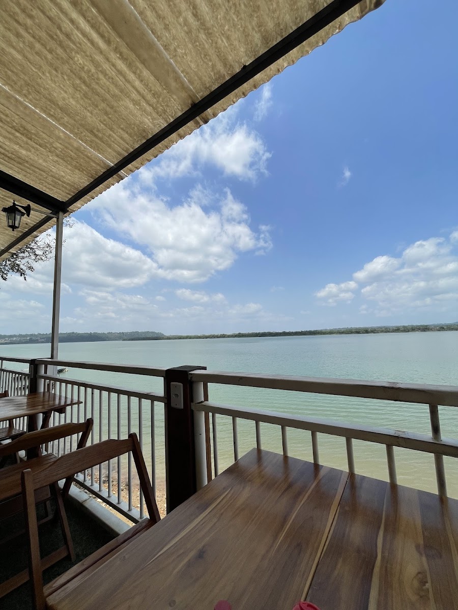 Restaurante E Peixaria Ver O Rio-4